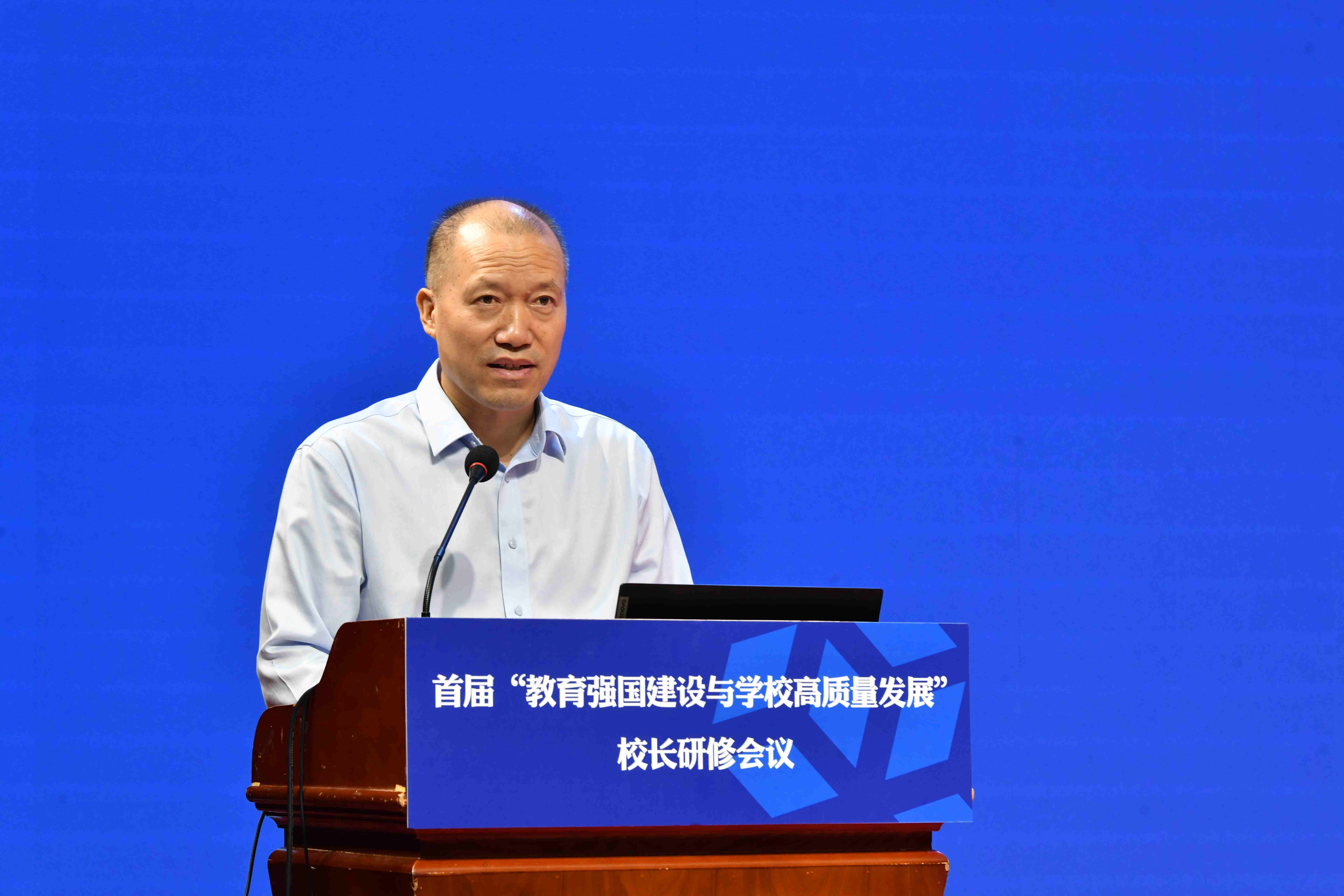 5 河南省教育厅党组成员、副厅长张传广讲话。